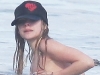 avril-lavigne-ocean-nippleslip-02