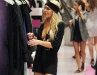 lindsay lohan shops 090909