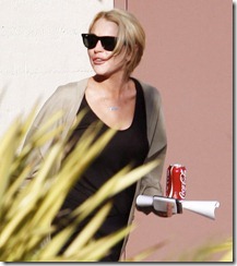 LindsayLohan-see-thru-Downtown-Womens-Center-LA-5